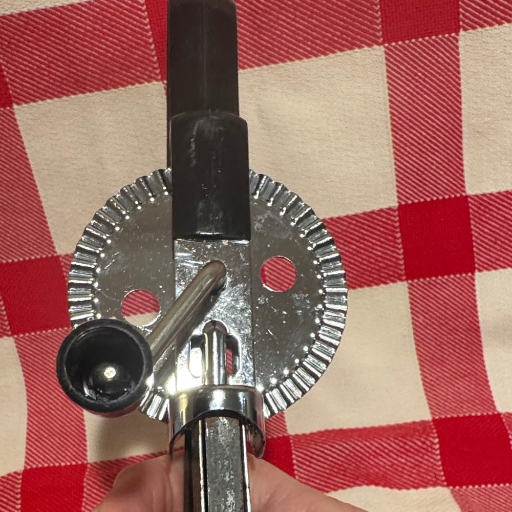 Vintage ECKO (per embossing documented) Metal Egg Beater with a Black Handle. - Picture 15 of 16